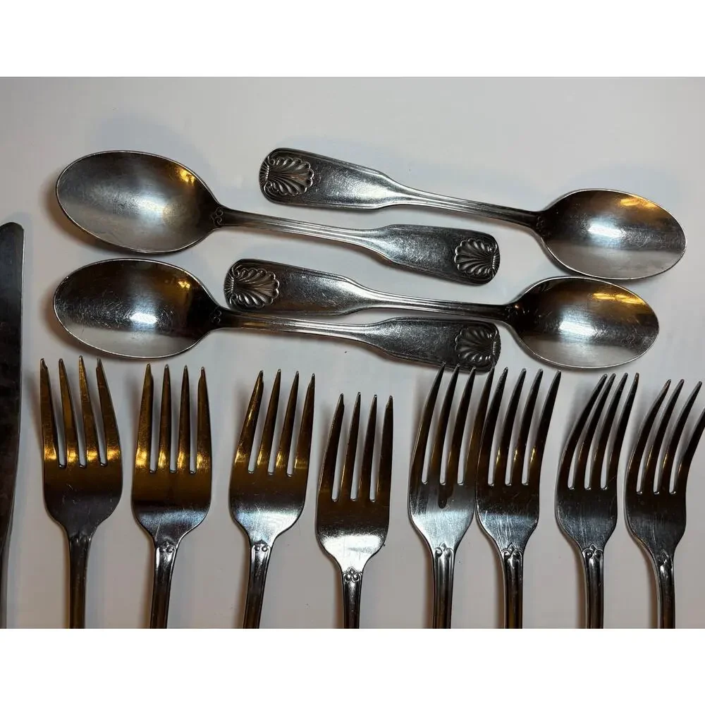 World Tableware COQUILLE Stainless 24 Pc WT Shell Taiwan Flatware Set